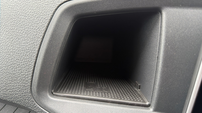 Volkswagen Crafter Cr35 Mwb Diesel Fwd 2.0 TDI 140PS Commerce Plus High Roof Van - Image 30